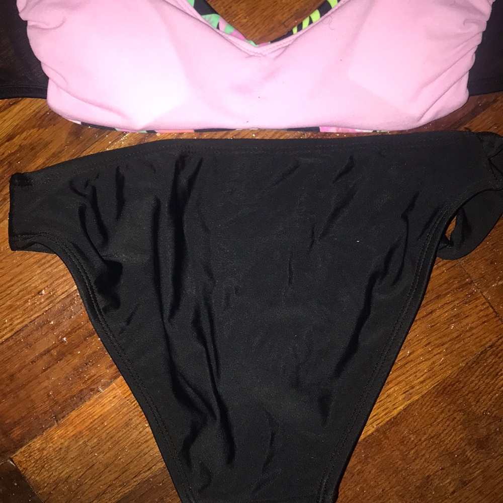 Tropical bikini set - Picture 5 of 6